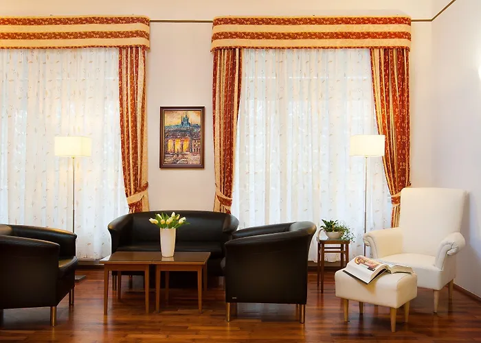Cloister Hotel