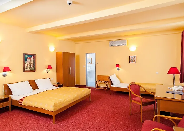 Hotel Cloister 3*