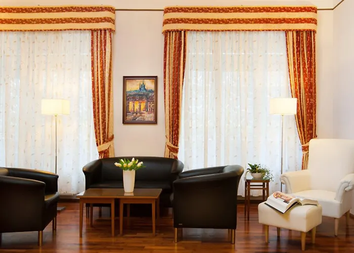 Cloister Hotel