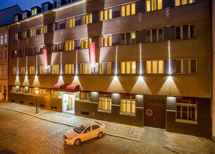 Cloister Hotel 3*
