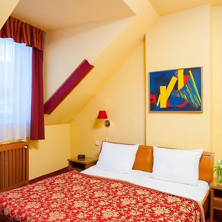 Hotel Cloister
