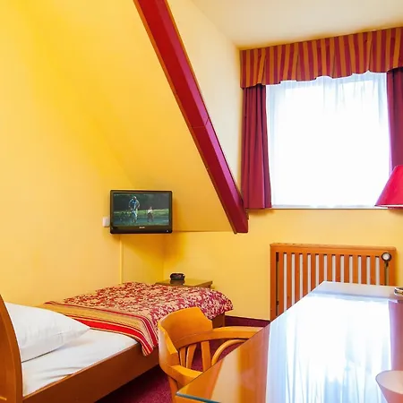 Hotel Cloister 3*