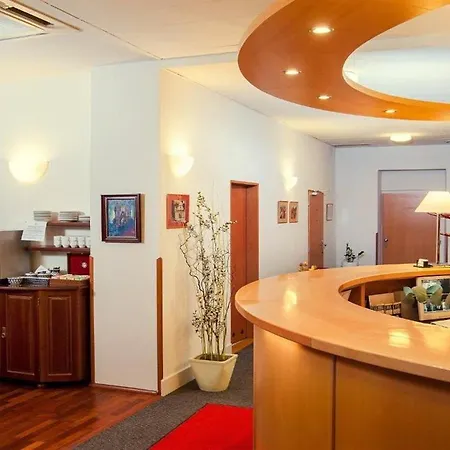 Hotel Cloister 3*