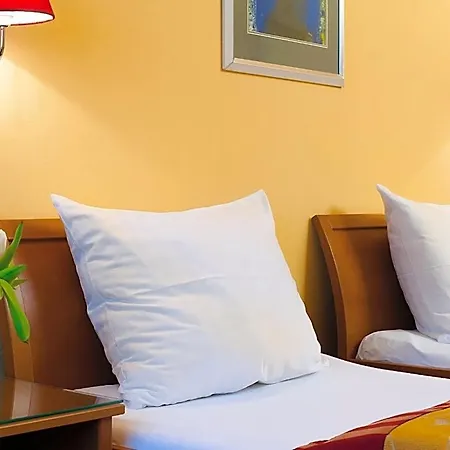 Cloister Hotel 3*