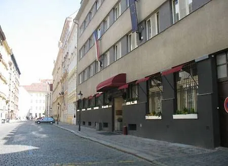 Cloister Hotell