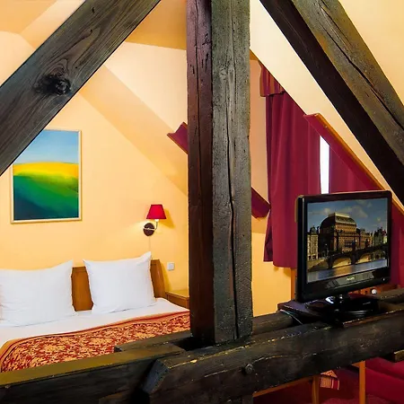 Cloister Hotell
