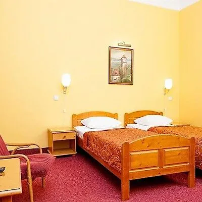 Cloister Hotell