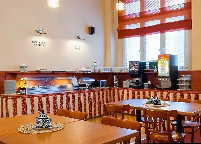 Ξενοδοχείο Cloister 3*