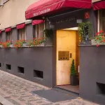 Cloister Hotel