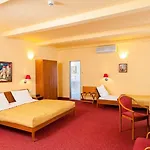 Hotel Cloister 3*